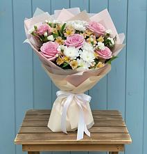 Букет цветов из:  Гвоздики, Орхидеи и Розы в Оршанке