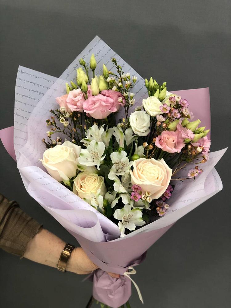 Букет цветов из: Альстромерии, Розы и Лизиантусы в Оршанке