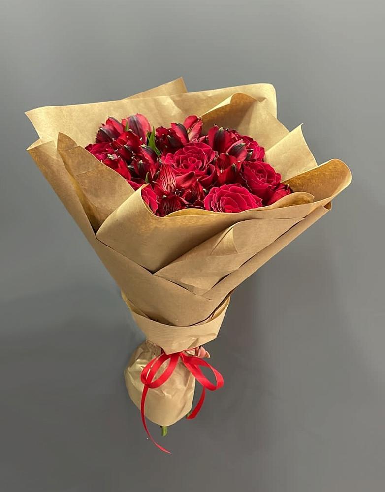 Букет цветов из: Альстромерии и Розы в Оршанке