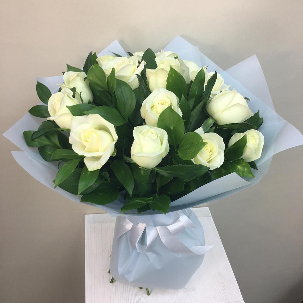 Букет 15 Белых роз Проуд в Оршанке