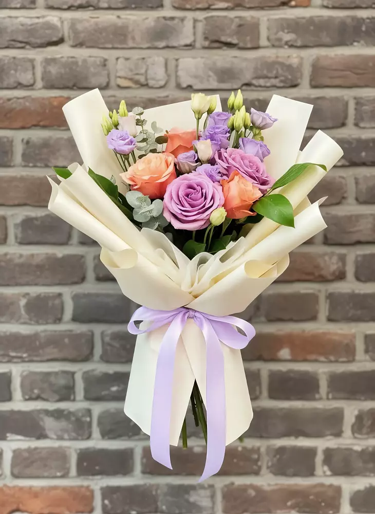 Букет цветов из: Лизиантусы и Розы в Оршанке