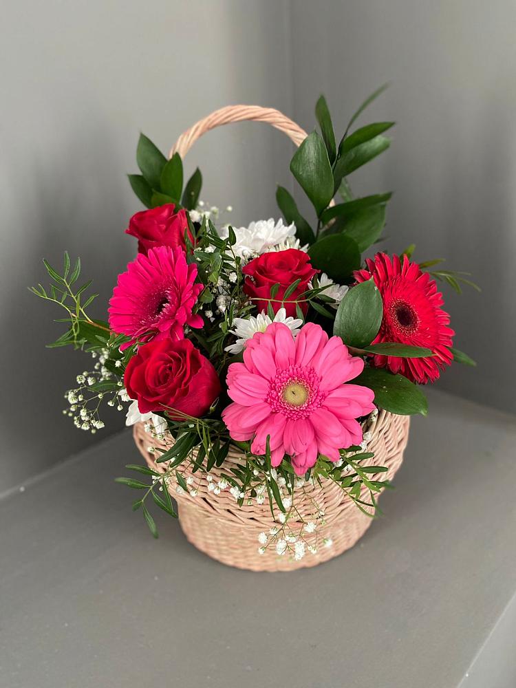 Цветочная композиция из Розы, Хризантемы и Герберы в корзине в Оршанке